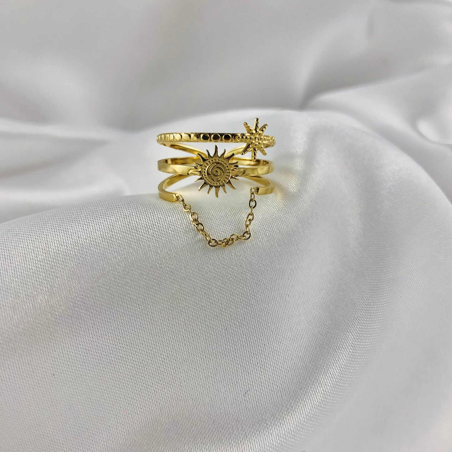 Coffret doré : 2 bijoux parmi 6